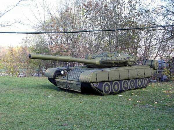 莫力达瓦陆地军事假目标坦克